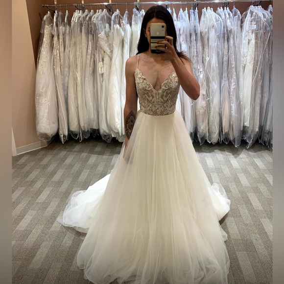 Blush by Hayley Paige Wedding Dress Gown Size 10 93863 A-line Veil Included